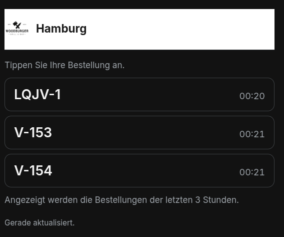 Der Gast-Tracker auf dem Telefon mit dem Standortnamen Hamburg oben und einer Liste antippbarer Bestellungen samt ihrer Wartezeit
